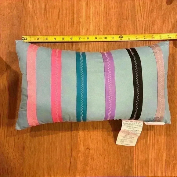 Throw pillow rectangle w/ multicolor ribbons - Picture 2 of 3